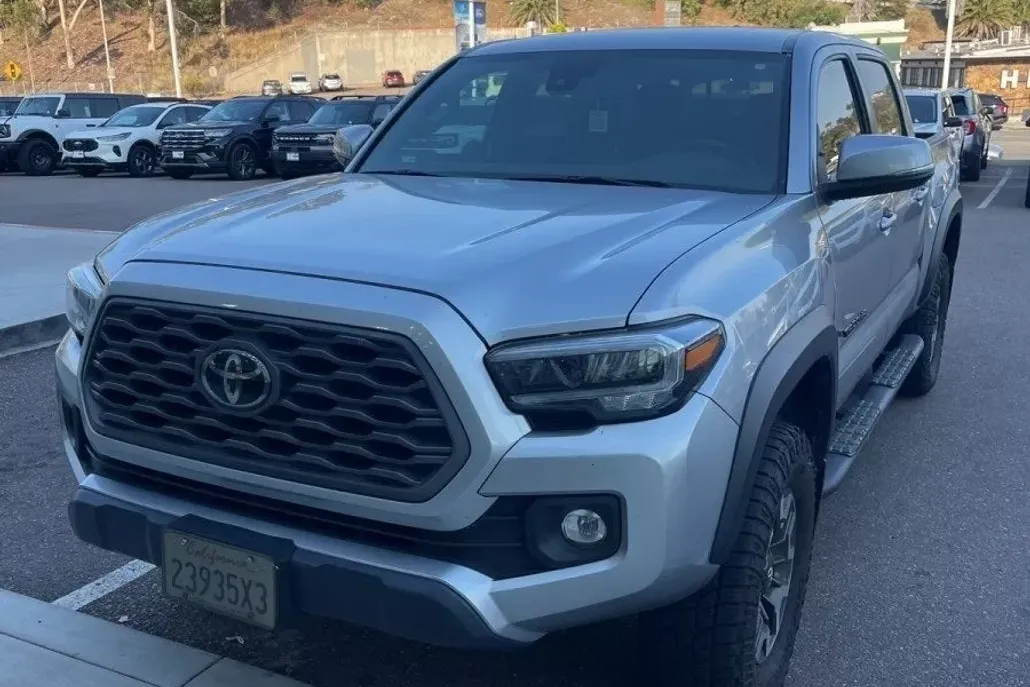 2022 Toyota Tacoma TRD Off-Road V6 photo 1