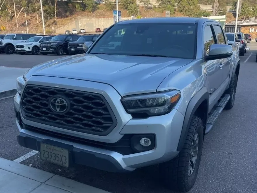 2022 Toyota Tacoma TRD Off-Road V6 photo 1