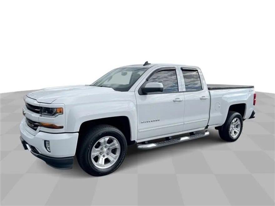 2017 Chevrolet Silverado 1500 LT photo 1