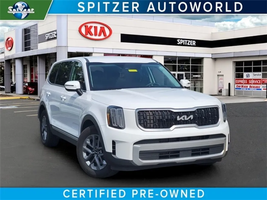 2023 Kia Telluride LX photo 1