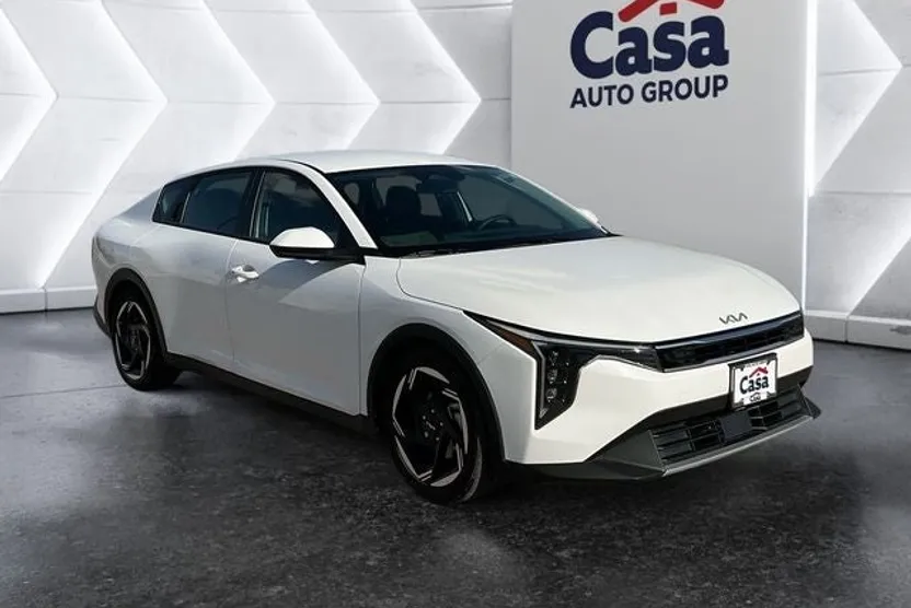 2025 Kia K4 EX photo 1