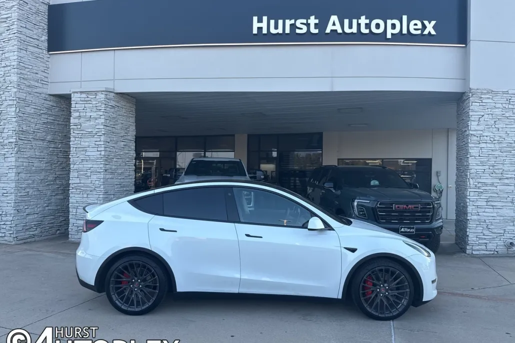 2020 Tesla Model Y Performance photo 1
