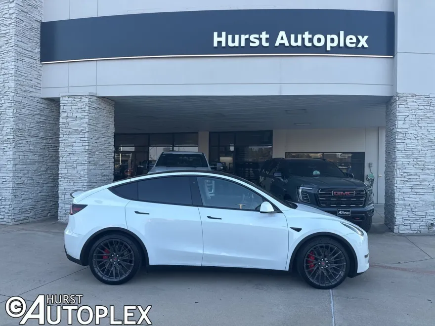 2020 Tesla Model Y Performance photo 1