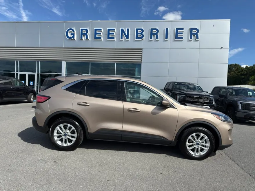 2021 Ford Escape SE photo 1