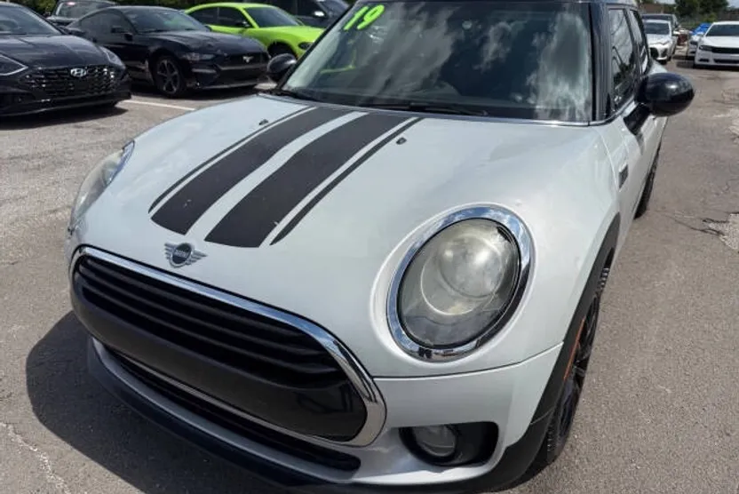 2019 Mini Clubman Base photo 1