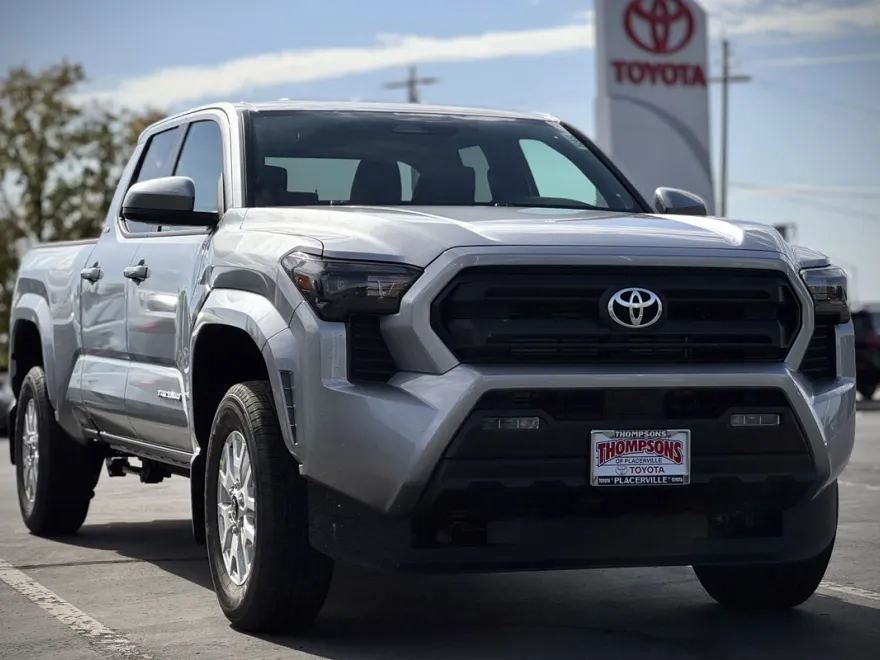 2025 Toyota Tacoma SR5 4x4 Double Cab photo 1