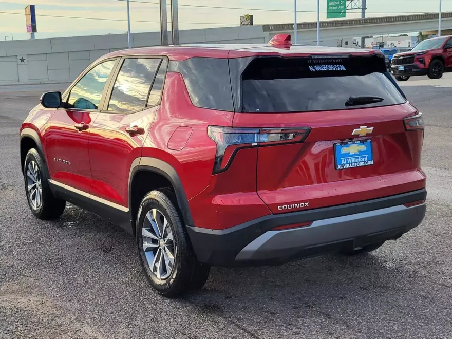 2026 Chevrolet Equinox LT photo 1