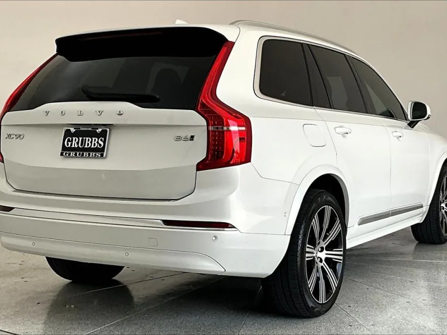 2023 Volvo XC90 Ultimate photo 1