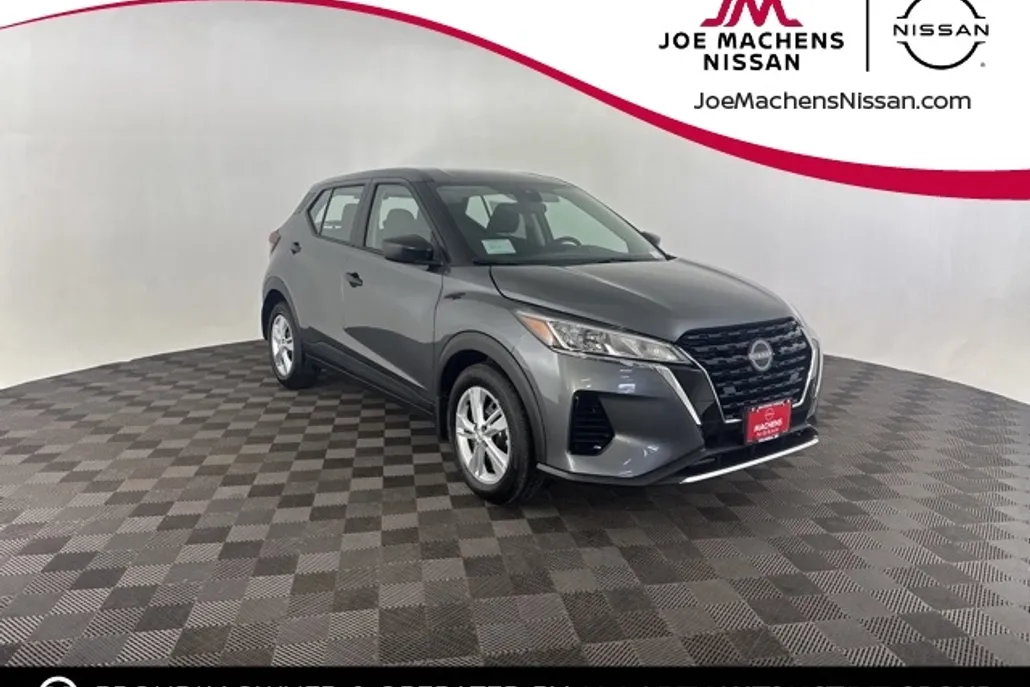 2025 Nissan Kicks Play S photo 1