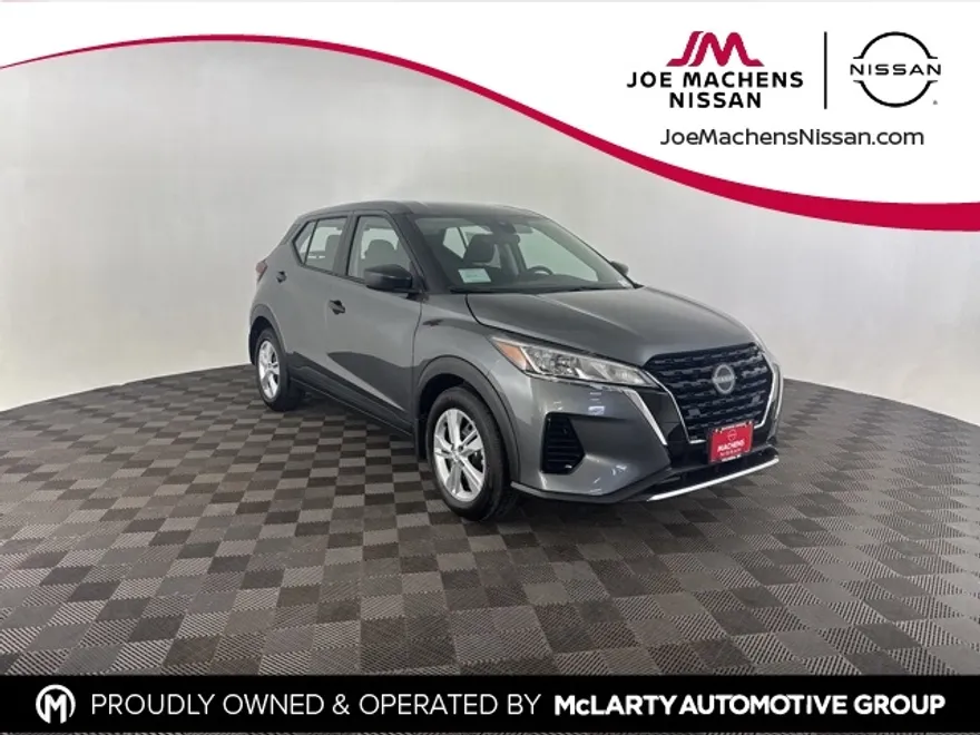 2025 Nissan Kicks Play S photo 1