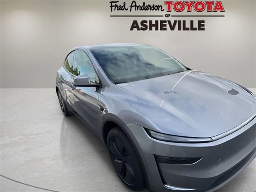 2026 Tesla Model Y Long Range photo 1