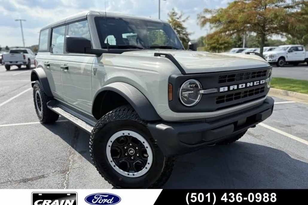2025 Ford Bronco Base photo 1