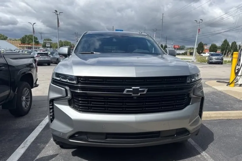 2024 Chevrolet Suburban RST photo 1