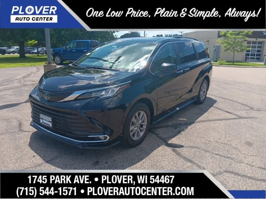 2023 Toyota Sienna XLE photo 1