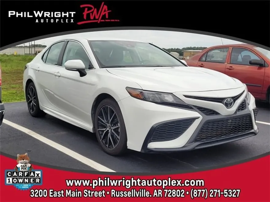 2023 Toyota Camry SE photo 1