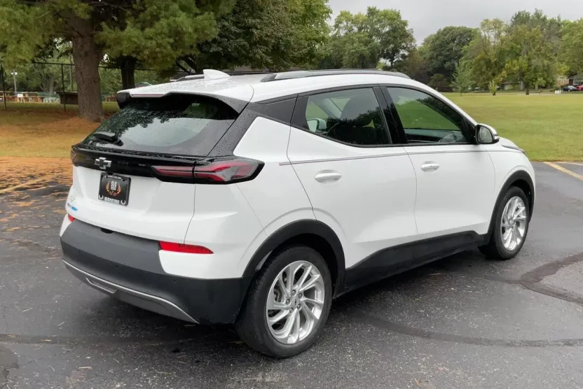 2023 Chevrolet Bolt EUV photo 1