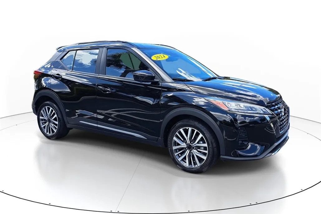 2024 Nissan Kicks SR photo 1