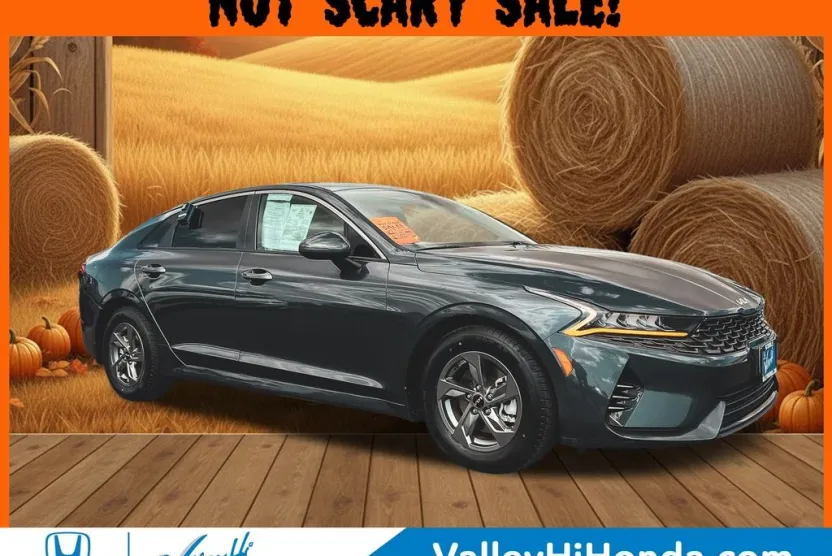 2022 Kia K5 LXS photo 1