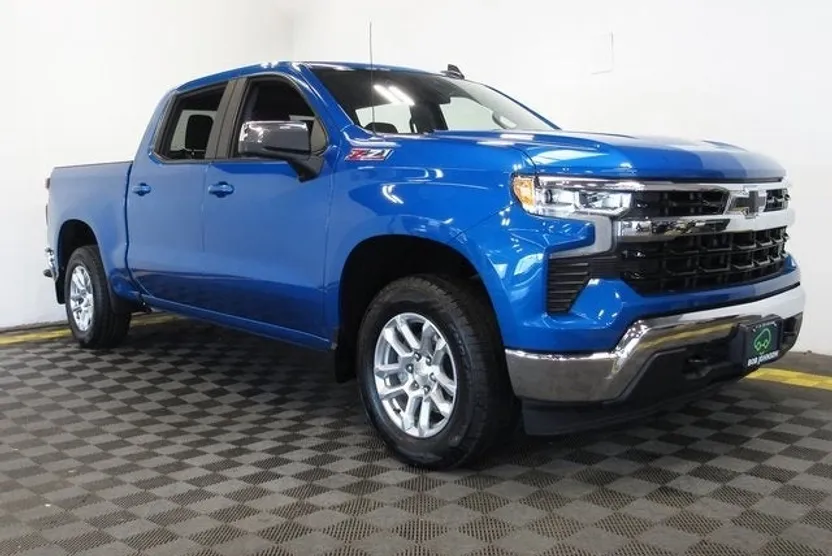 2024 Chevrolet Silverado 1500 LT1 photo 1