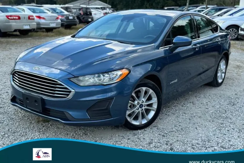 2019 Ford Fusion SE Hybrid photo 1