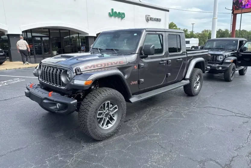 2025 Jeep Gladiator Mojave photo 1