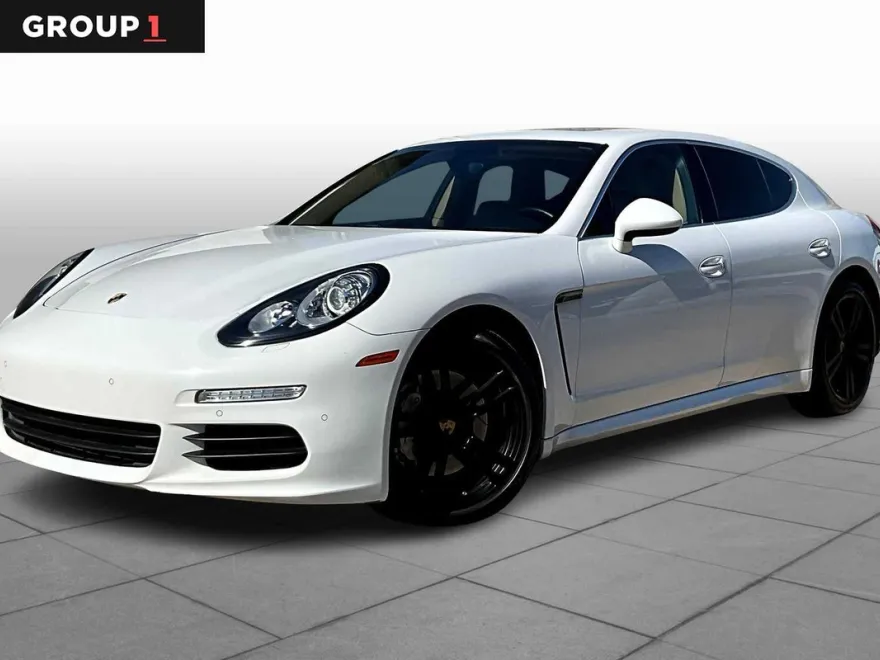 2015 Porsche Panamera S photo 1