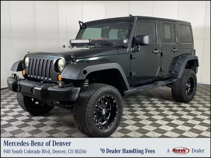 2012 Jeep Wrangler Unlimited Sahara photo 1