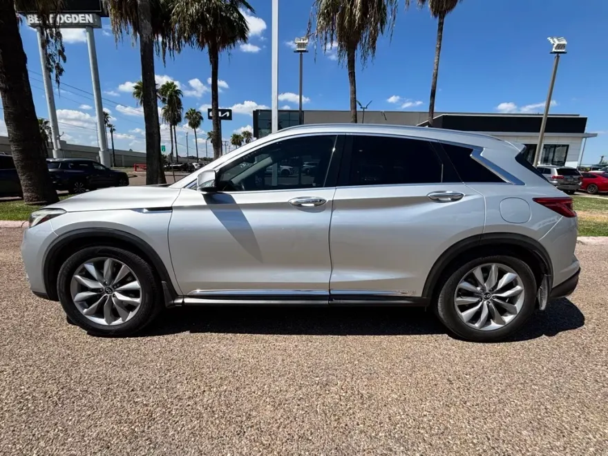 2019 Infiniti QX50 Luxe photo 1