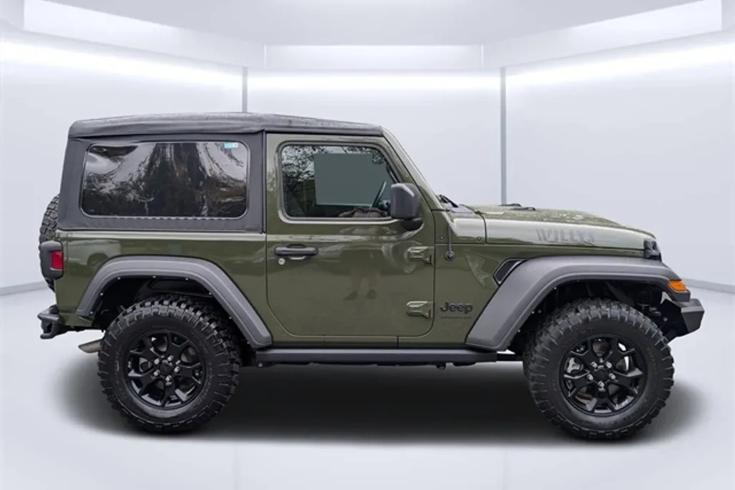 2022 Jeep Wrangler Willys photo 1