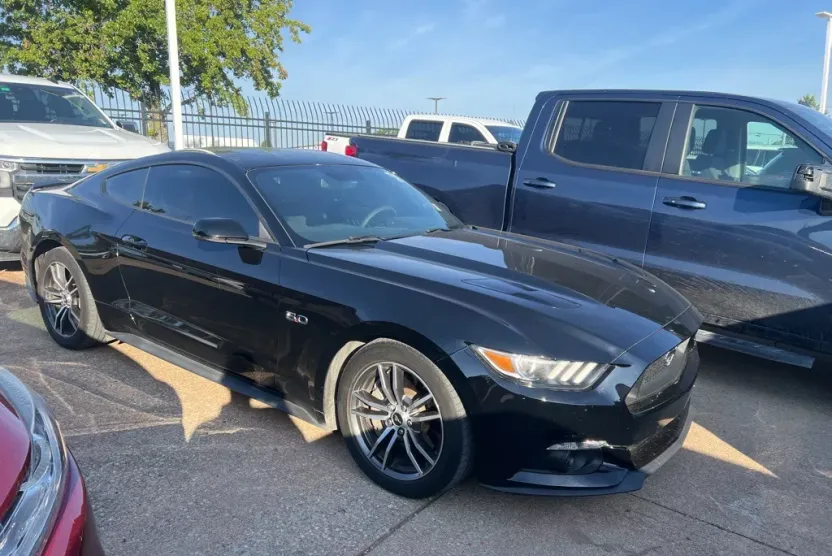 2017 Ford Mustang GT Premium photo 1