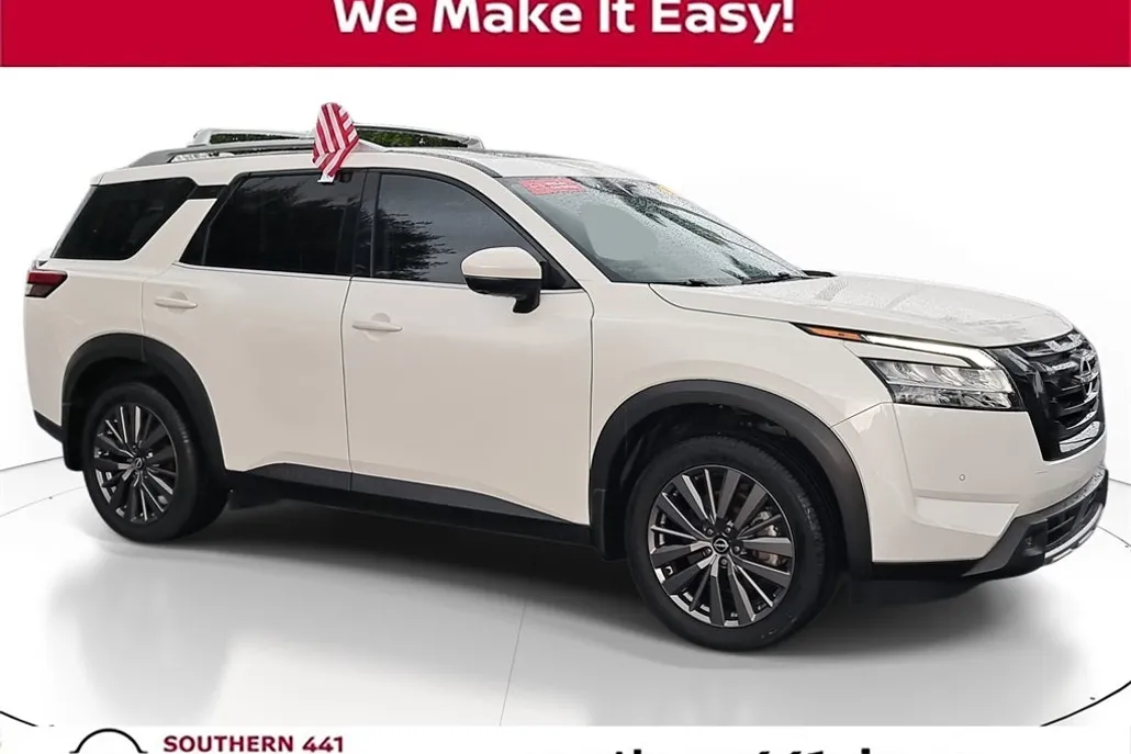 2023 Nissan Pathfinder SL photo 1