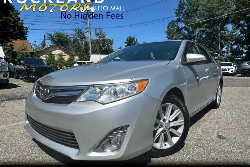 2012 Toyota Camry XLE photo 1