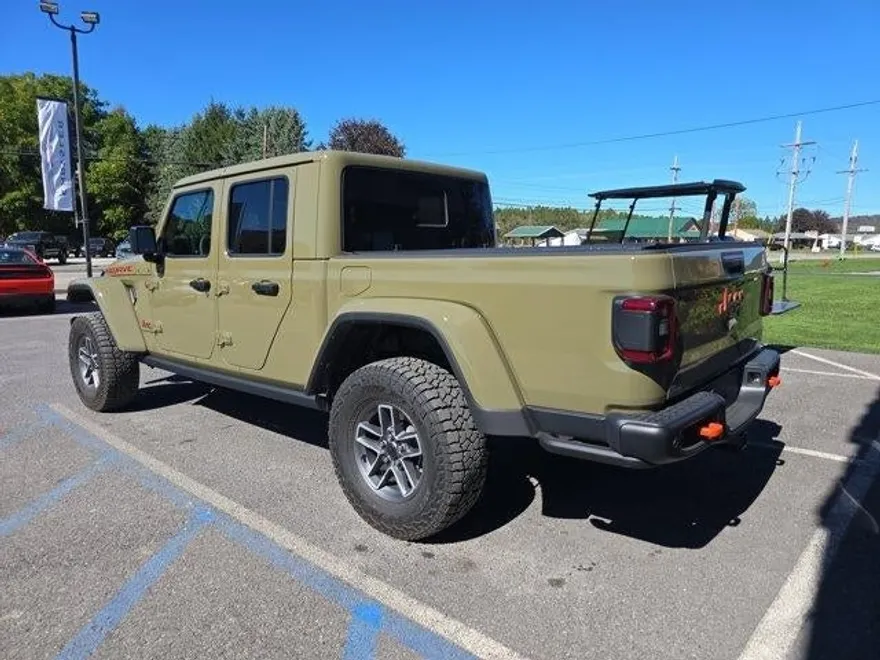 2025 Jeep Gladiator Mojave photo 5
