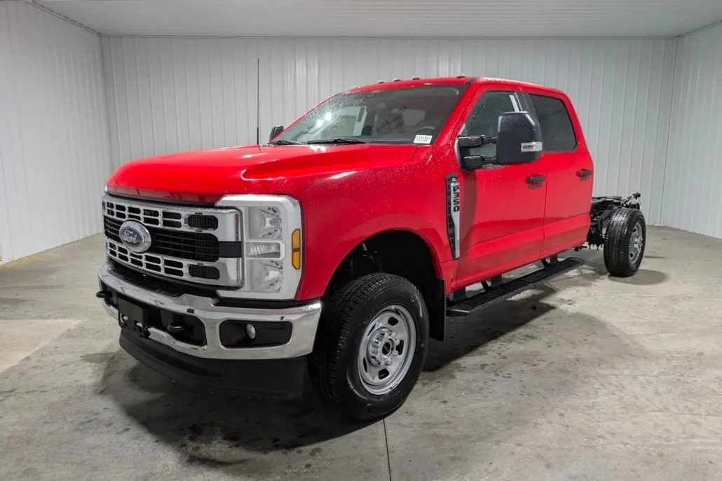 2024 Ford F-350 XL photo 1