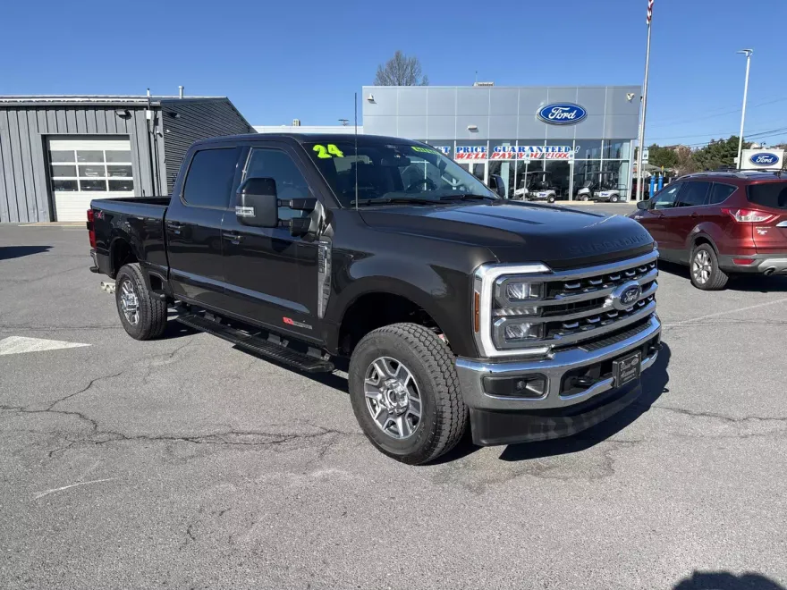 2024 Ford F-350 Lariat photo 1