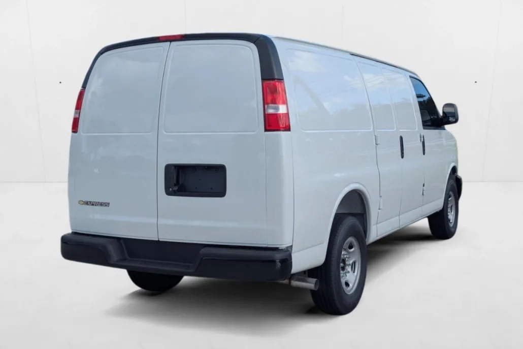 2025 Chevrolet Express Cargo 2500 Base photo 1