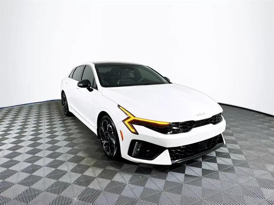 2025 Kia K5 GT-Line photo 1