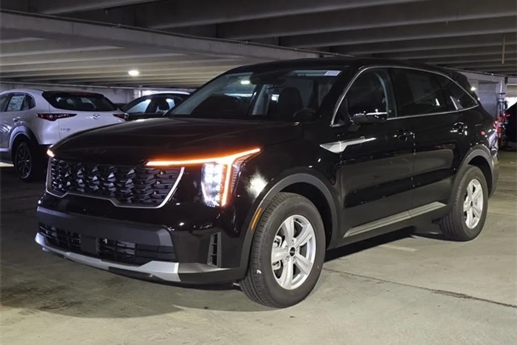 2026 Kia Sorento LX photo 1