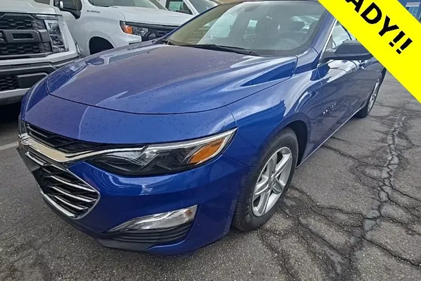 2023 Chevrolet Malibu LS photo 1