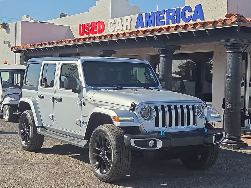 2023 Jeep Wrangler 4xe Sahara photo 1