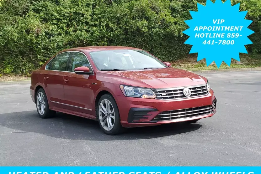 2017 Volkswagen Passat R-Line photo 1