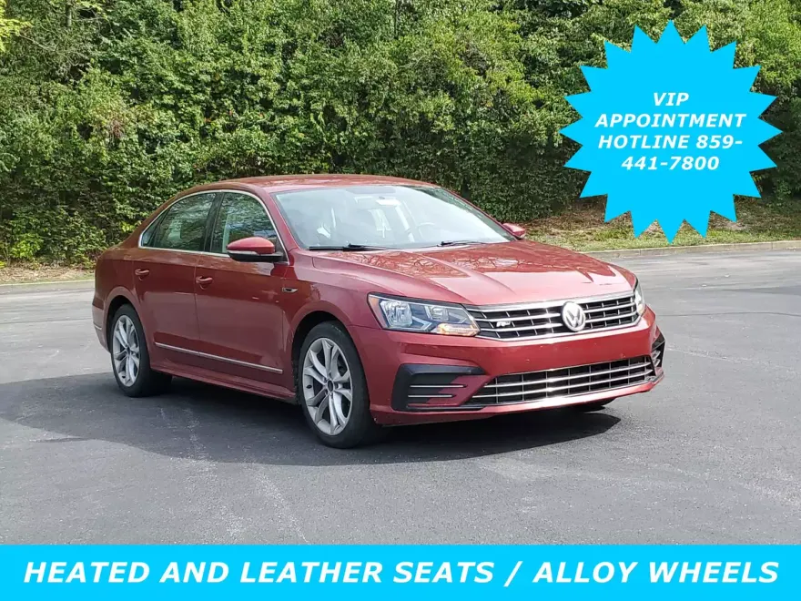 2017 Volkswagen Passat R-Line photo 1