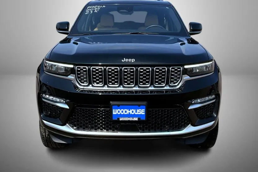 2022 Jeep Grand Cherokee Summit photo 1