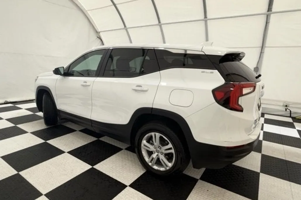 2024 Gmc Terrain SLE photo 1