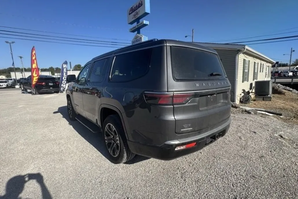 2023 Jeep Wagoneer Base photo 1
