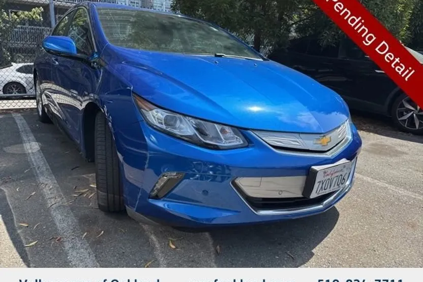 2017 Chevrolet Volt Premier photo 1