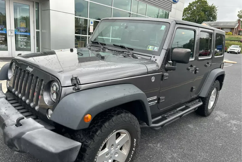 2016 Jeep Wrangler Unlimited Sport photo 1