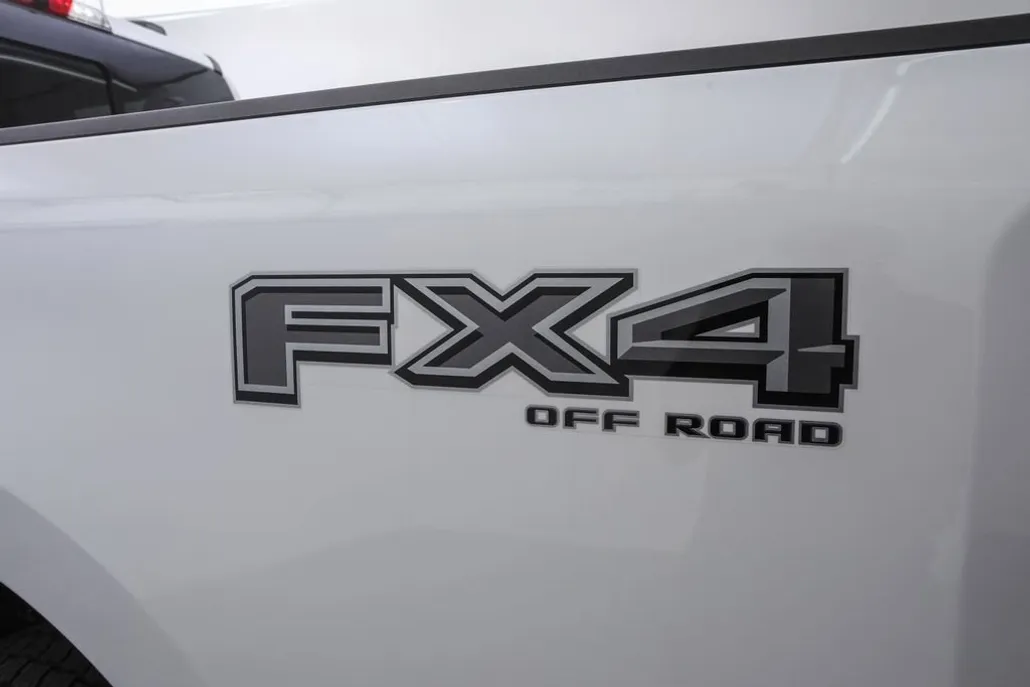 2025 Ford F-250 Lariat photo 1
