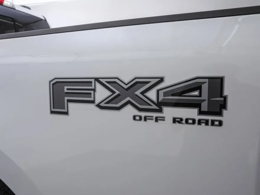 2025 Ford F-250 Lariat photo 1