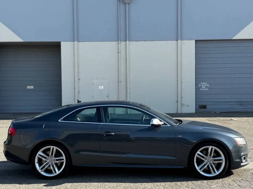 2011 Audi S5 Prestige photo 1